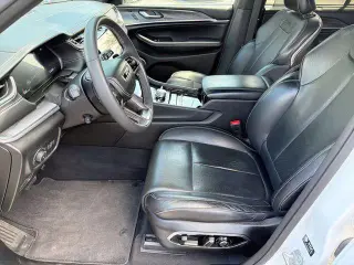 Jeep Grand Cherokee 2023 4x4 Overland 4dr SUV