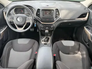 Jeep Cherokee 2018 Latitude 4dr SUV