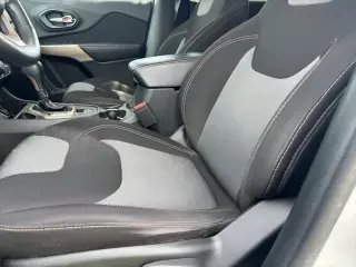 Jeep Cherokee 2018 Latitude 4dr SUV