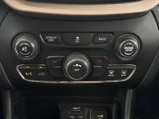 Jeep Cherokee 2018 Latitude 4dr SUV