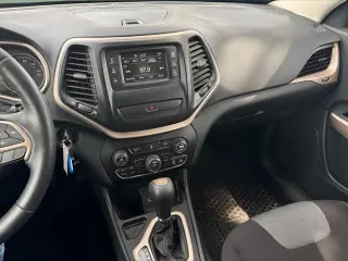 Jeep Cherokee 2018 Latitude 4dr SUV