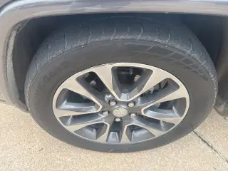 Jeep Grand Cherokee 2018 4x4 Overland 4dr SUV
