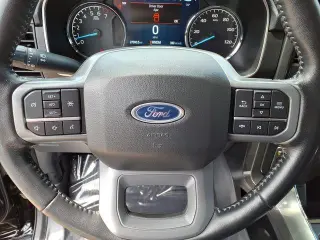 Ford F-150 2022 4x4 XL 4dr SuperCrew 5.5 ft. SB