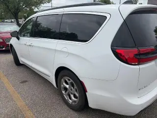 Chrysler Pacifica 2023 Limited 4dr Mini-Van