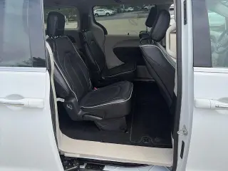 Chrysler Pacifica 2023 Limited 4dr Mini-Van