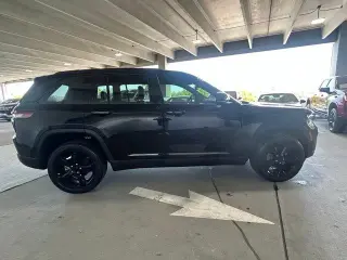 Jeep Grand Cherokee 2023 4x2 Laredo X 4dr SUV