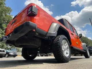Jeep Gladiator 2020 4x4 Sport 4dr Crew Cab 5.0 ft. SB