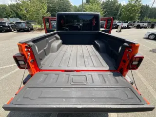 Jeep Gladiator 2020 4x4 Sport 4dr Crew Cab 5.0 ft. SB