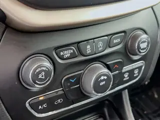 Jeep Cherokee 2018 4x4 Latitude 4dr SUV
