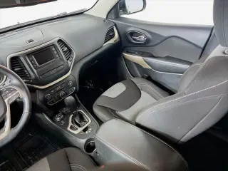 Jeep Cherokee 2018 4x4 Latitude 4dr SUV