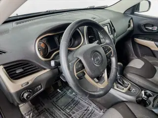 Jeep Cherokee 2018 4x4 Latitude 4dr SUV