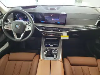 2027 BMW X7