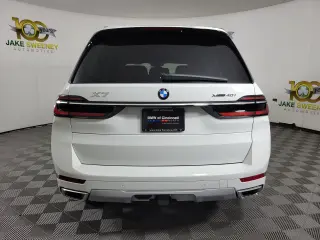 2027 BMW X7