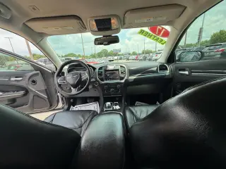 2017 Chrysler 300