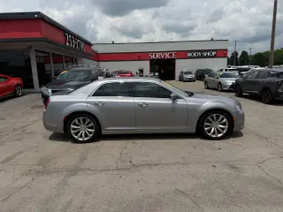 2017 Chrysler 300