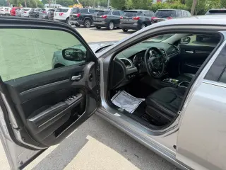 2017 Chrysler 300