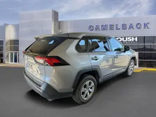 Toyota RAV4 2022 LE 4dr SUV