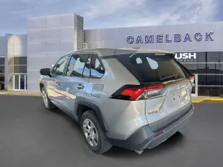 Toyota RAV4 2022 LE 4dr SUV