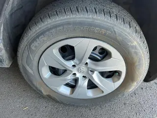 Toyota RAV4 2022 LE 4dr SUV