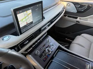 Lincoln Aviator 2022 AWD Reserve 4dr SUV