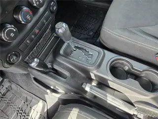 Jeep Wrangler Unlimited 2015 4x4 Sahara 4dr SUV