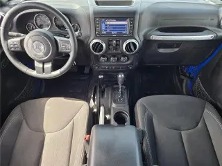 Jeep Wrangler Unlimited 2015 4x4 Sahara 4dr SUV