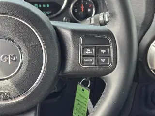 Jeep Wrangler Unlimited 2015 4x4 Sahara 4dr SUV
