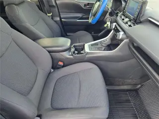 Toyota RAV4 2021 LE 4dr SUV
