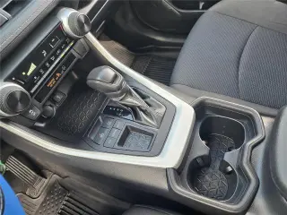 Toyota RAV4 2021 LE 4dr SUV