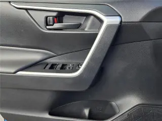 Toyota RAV4 2021 LE 4dr SUV