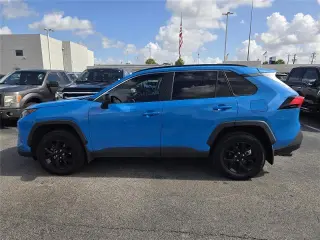 Toyota RAV4 2021 LE 4dr SUV