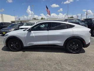 Ford Mustang Mach-E 2023 Premium 4dr SUV