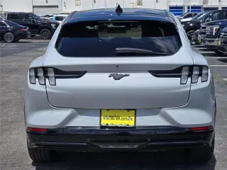 Ford Mustang Mach-E 2023 Premium 4dr SUV