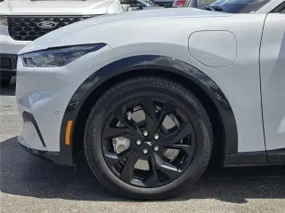 Ford Mustang Mach-E 2023 Premium 4dr SUV