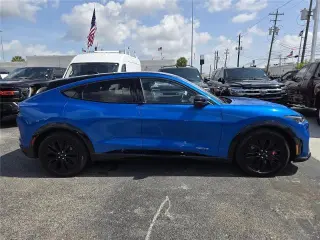 Ford Mustang Mach-E 2025 Premium 4dr SUV