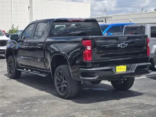 Chevrolet Silverado 1500 2023 4x2 Custom 4dr Crew Cab 5.8 ft. SB