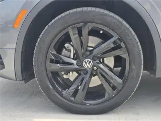 Volkswagen Tiguan 2023 SE R-Line Black 4dr SUV