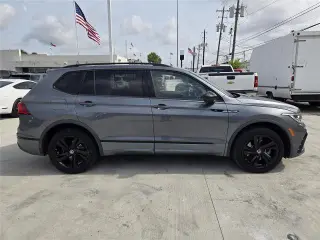 Volkswagen Tiguan 2023 SE R-Line Black 4dr SUV