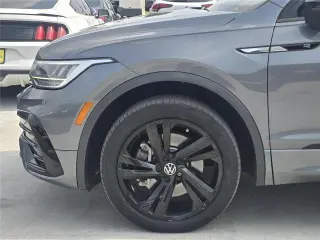 Volkswagen Tiguan 2023 SE R-Line Black 4dr SUV