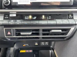 Toyota Camry 2025 SE 4dr Sedan