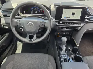 Toyota Camry 2025 SE 4dr Sedan