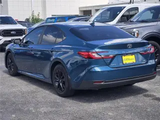 Toyota Camry 2025 SE 4dr Sedan