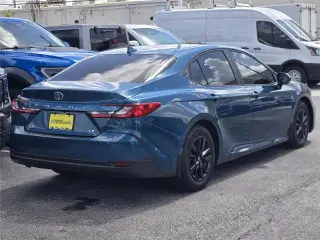 Toyota Camry 2025 SE 4dr Sedan