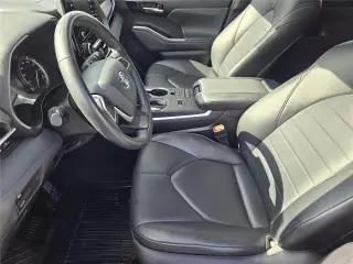 Toyota Highlander 2022 XLE 4dr SUV