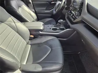 Toyota Highlander 2022 XLE 4dr SUV