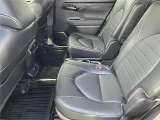 Toyota Highlander 2022 XLE 4dr SUV