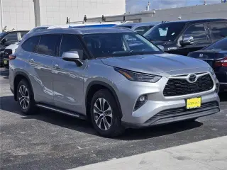 Toyota Highlander 2022 XLE 4dr SUV