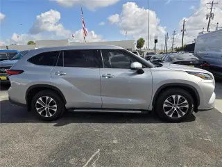 Toyota Highlander 2022 XLE 4dr SUV