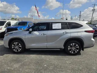 Toyota Highlander 2022 XLE 4dr SUV