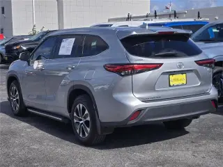 Toyota Highlander 2022 XLE 4dr SUV